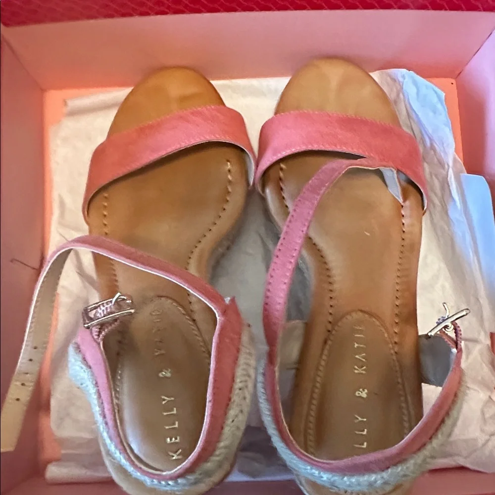 Kelly & Katie sandals - Picture 3 of 5